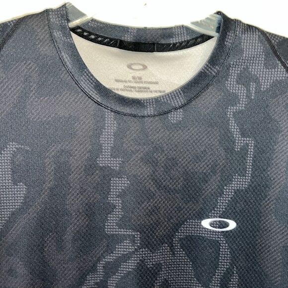 Oakley Eyewear Camo Camouflage Compression Work out Sportwear Base Layer Shirt M - Picture 3 of 7